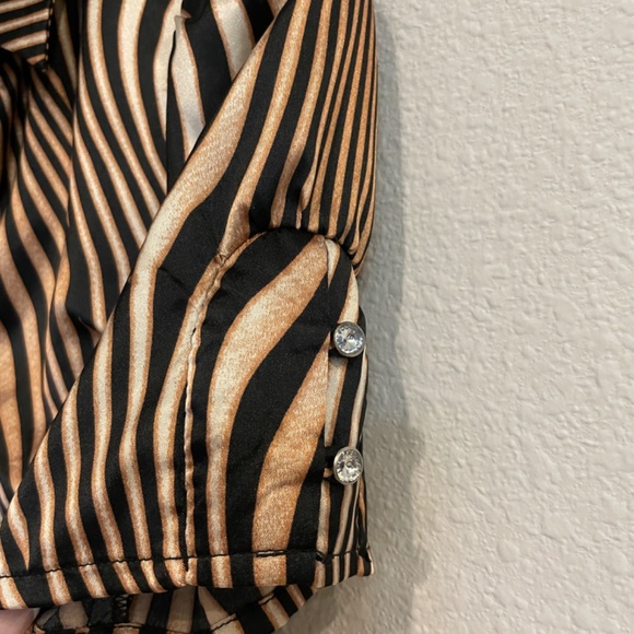 Tiger striped button down, small, Guess Jeans - Picture 4 of 9